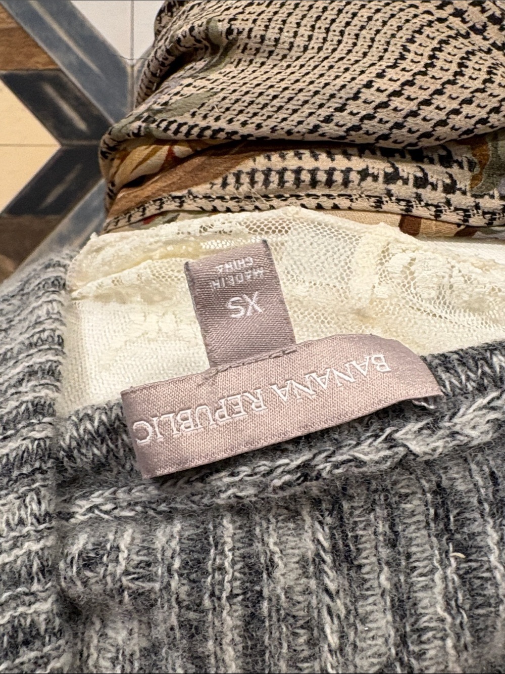 Banana Republic Merino Wool Blend Heather Grey Knit Cardigan Sweater size XS - Picture 10 of 14